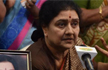 I-T dept targets Sasikala, family in late-night swoop on Jayas Poes Garden residence
